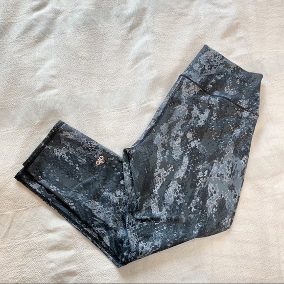 ALO YOGA Black Python Airbrush High Waisted Leggin - Picture 14 of 14